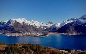 Andalsnes Sentrum 1-Room Apartment No3